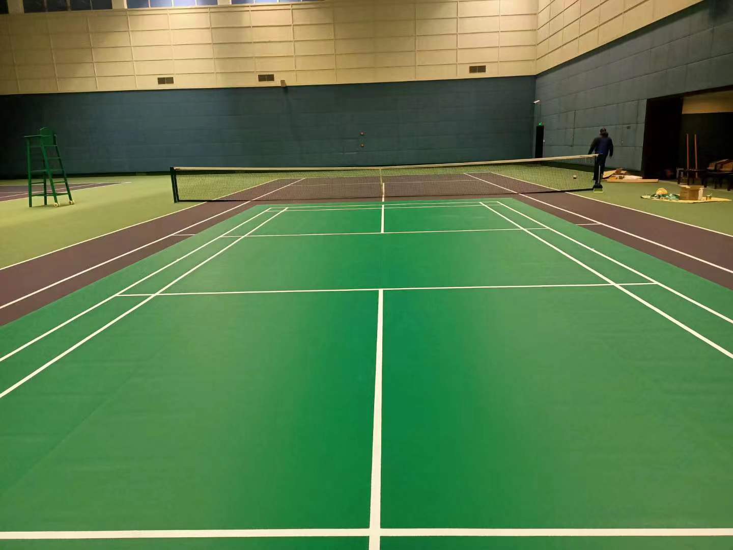 上海久事網(wǎng)球中心羽毛球場(chǎng)完工